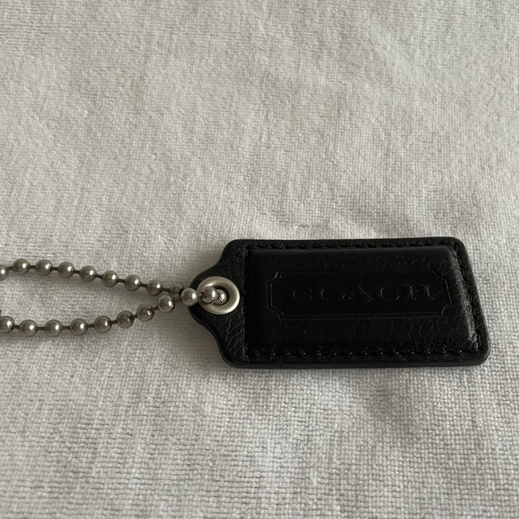 Coach - Picture 4 of 6